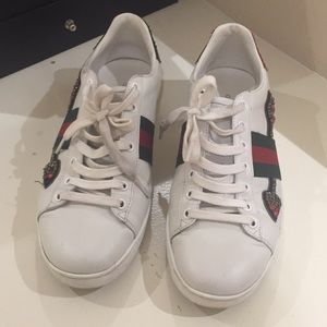 Gucci shoes size 39.5 which firs us size 10